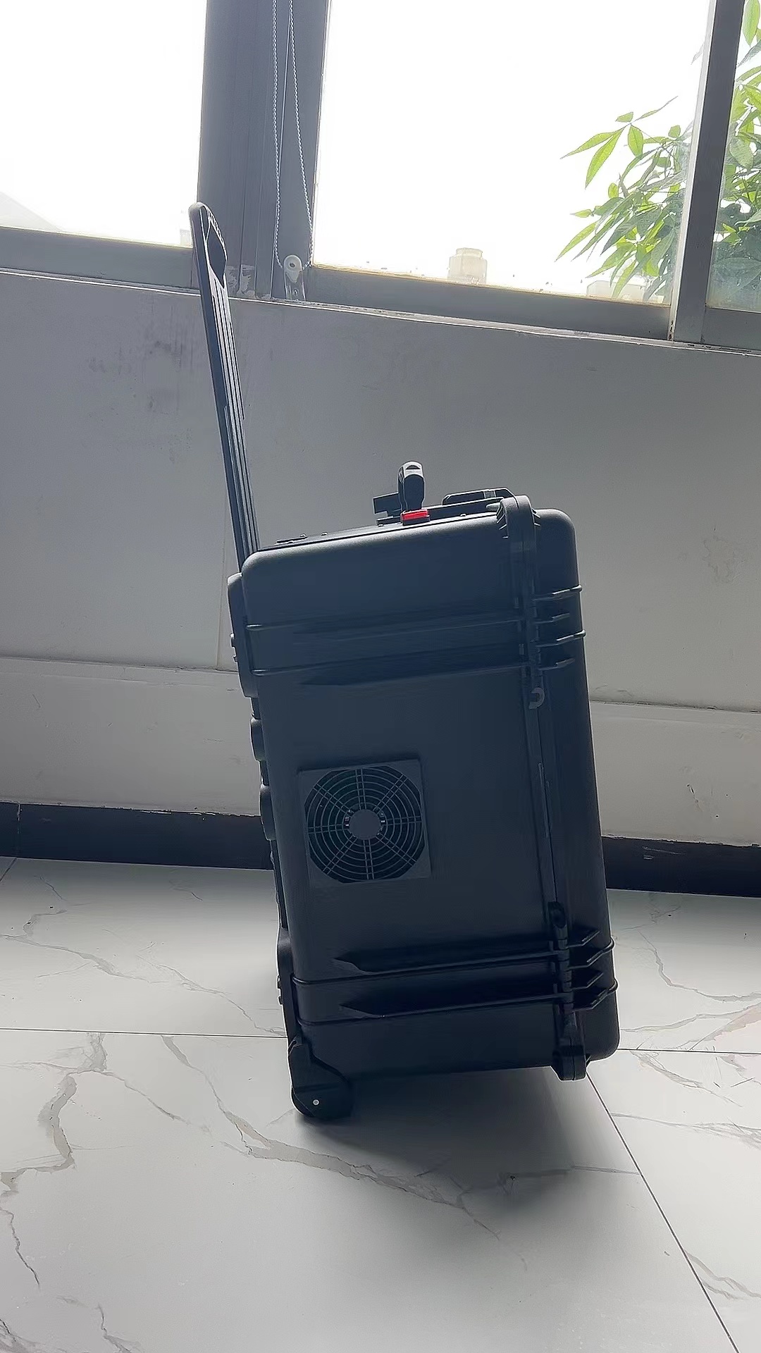 夹江手拉箱型移动通信干扰器